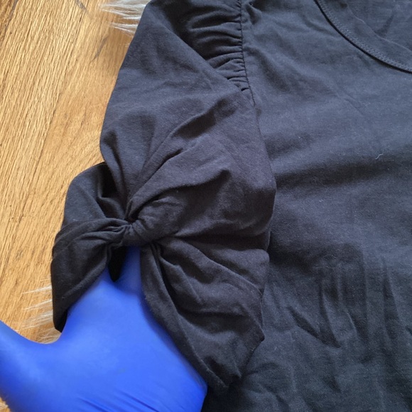 🌺 LIKE NEW black ALC twist sleeve top 🌺 - Picture 6 of 8